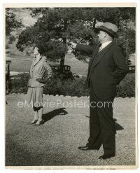 7s952 VIRGINIA BRUCE 8x10 news photo '30s Police Chief James Davis shooting cigarette in her mouth