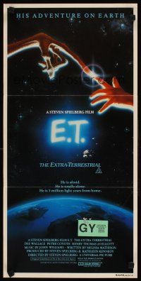 8c420 E.T. THE EXTRA TERRESTRIAL Aust daybill '82 Steven Spielberg, great John Alvin artwork!