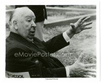 8k070 ALFRED HITCHCOCK 8x10 still '76 director Alfred Hitchcock explains a scene in Family Plot!