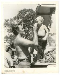 8k188 CHARLTON HESTON candid 8x10 still '58 playing with his son on the set of The Big Country!