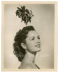 8k241 DEBBIE REYNOLDS 8x10 still '50s great smiling portrait standing under the mistletoe!