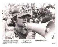 8k279 E.T. THE EXTRA TERRESTRIAL candid 8x10 still '82 director Steven Spielberg on the set!