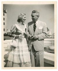 8k459 ILONA MASSEY/ROBERT SHERWOOD 8x10 still '40s the actress and the writer arm-in-arm!