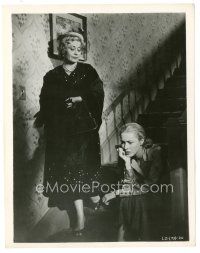 8k584 LIZZIE 8x10 still '57 Joan Blondell looks down at Eleanor Parker sitting on stairs!