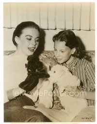 8k700 NATALIE WOOD 7.25x9.5 still '57 at home with her sister Lana, showing puppet to her poodle!