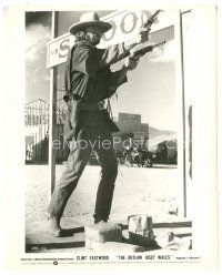 8k730 OUTLAW JOSEY WALES 8x10 still '76 best close up of Clint Eastwood pointing two guns!