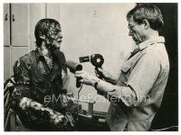 8k880 SPASMS candid 7x9.5 still '83 Peter Fonda having his grotesque makeup applied & dried!