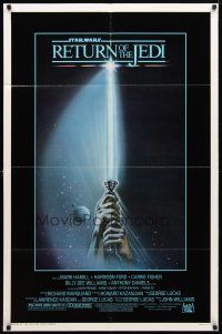 8p668 RETURN OF THE JEDI 1sh '83 George Lucas classic, art of hands holding lightsaber!