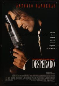 8s224 DESPERADO 1sh '95 Robert Rodriguez, close image of Antonio Banderas with big gun!
