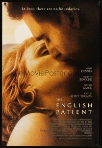 8s242 ENGLISH PATIENT 1sh '96 Ralph Fiennes & Kristin Scott Thomas kiss close-up!