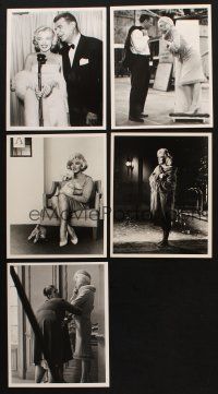 8x234 LOT OF 5 REPRO 8x10 MARILYN MONROE STILLS '80s great candid images of the sexy star!