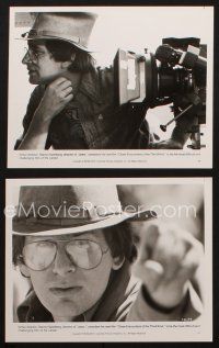 9j913 CLOSE ENCOUNTERS OF THE THIRD KIND 2 8x10 stills '77 candid images of Steven Spielberg