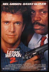 9k385 LETHAL WEAPON 2 1sh '89 great close-up image of cops Mel Gibson & Danny Glover!