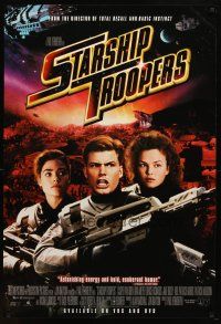 9k749 STARSHIP TROOPERS video 1sh '97 Paul Verhoeven, based on Robert A. Heinlein's classic novel!