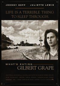 9k827 WHAT'S EATING GILBERT GRAPE 1sh '93 huge close up of Johnny Depp, Juliette Lewis