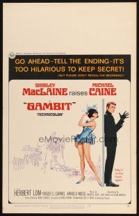 9s423 GAMBIT WC '67 art of sexy Shirley MacLaine & Michael Caine preparing for crime!