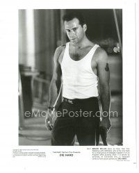 9t472 DIE HARD 8x10 still '88 best close up of Bruce Willis as John McClane holding gun!