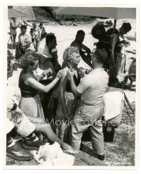 9t130 FROM HERE TO ETERNITY candid 8x10 still '53 Deborah Kerr is made up for her scene by Lippman!