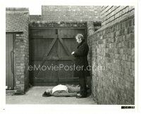 9t548 GET CARTER 8x10 still '71 Michael Caine stands over Glynn Edwards' dead body!