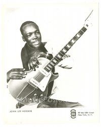 9t665 JOHN LEE HOOKER 8x10 music publicity still '50s great image of the R&B singer with guitar!