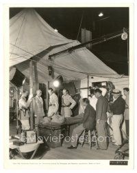 9t188 LIVES OF A BENGAL LANCER candid 8x10 still R60s director Hathaway with Cooper & top stars!