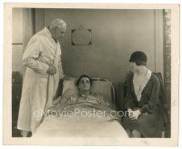 9t694 LODGER deluxe 8x10 still '27 Hitchcock, co-stars watch Ivor Novellor asleep in bed!