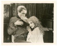 9t721 MAN WHO LAUGHS 8x10 still '28 blind Mary Philbin with Conrad Veidt with hand covering mouth!