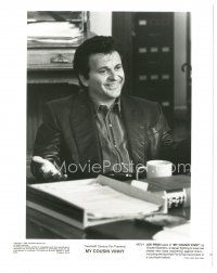 9t770 MY COUSIN VINNY 8x10 still '92 great smiling close up of lawyer Joe Pesci at desk!