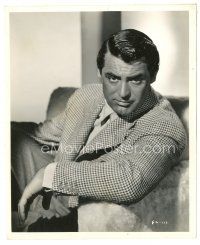 9t798 ONCE UPON A HONEYMOON 8x10 key book still '42 Cary Grant is the favorite romantic lead!