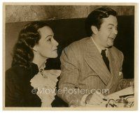 9t804 ORSON WELLES/DOLORES DEL RIO 8x10 still '41 he's laughing at a joke she didn't get!