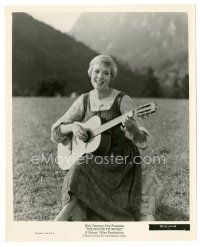 9t890 SOUND OF MUSIC 8x10 still '66 great close portrait of Julie Andrews playing guitar!