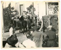9t268 THOUSAND & ONE NIGHTS candid 8x10 still '45 cool image of crew filming scene with horses!
