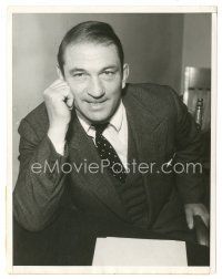 9t965 VICTOR MCLAGLEN 7x9 news photo '34 in court after winning $10,382 battery suit against him!