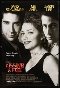 9w368 KISSING A FOOL advance DS 1sh '98 sexy Mili Avital between David Schwimmer & Jason Lee!