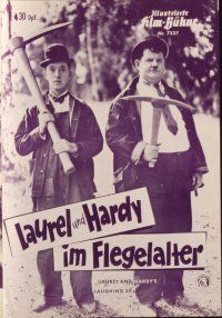 1c347 LAUREL & HARDY'S LAUGHING '20s German program '65 great different images of Stan & Ollie!