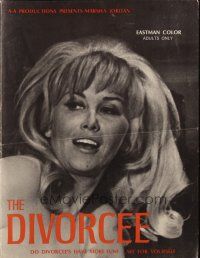 1c562 DIVORCEE pressbook '69 sexy Marsha Jordan has more fun, see for yourself!