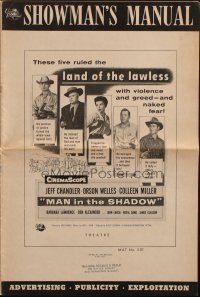 1c736 MAN IN THE SHADOW pressbook '58 Jeff Chandler, Orson Welles & Colleen Miller, a lawless land