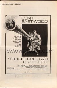 1c901 THUNDERBOLT & LIGHTFOOT pressbook '74 great images of Clint Eastwood with HUGE gun!