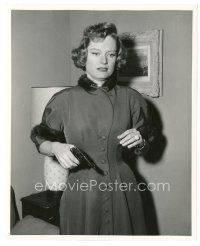 1h265 ALEXIS SMITH TV 8x10 still '58 great close up holding gun in I Shot a Prowler!