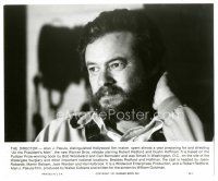 1h007 ALL THE PRESIDENT'S MEN candid 7.75x9.25 still '76 close up of director Alan J. Pakula!