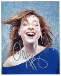 1r0801 ALYSON HANNIGAN signed color 8x10 REPRO still '00s close up sexy portrait with huge smile!