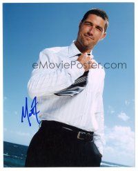 1r1125 MATTHEW FOX signed color 8x10 REPRO still '00s great waist high portrait from TV's Lost!