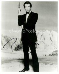 1r1180 PIERCE BROSNAN signed 8x10 REPRO still '90s full-length portrait as James Bond with gun!