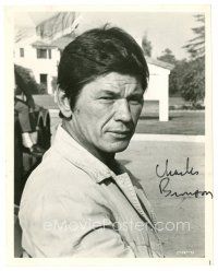 1r0510 CHARLES BRONSON signed 8x10 still '65 portrait as the beatnik sculptor from The Sandpiper!