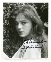 1r0578 JACQUELINE BISSET signed 8x10 still '73 the sexy English star in The Thief Who Came to Dinner