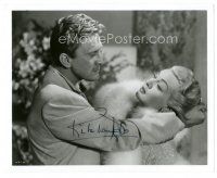 1r0616 KIRK DOUGLAS signed 8x10 still '50 c/u with Lana Turner in The Bad and The Beautiful!