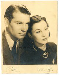 1r0622 LAURENCE OLIVIER/VIVIEN LEIGH signed deluxe 7.75x10 still '48 great portrait of the couple!