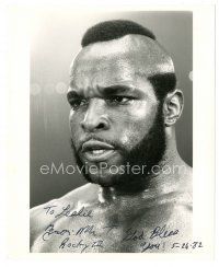 1r0652 MR. T signed 8x10 still '82 best c/u looking really mean in the boxing ring from Rocky III