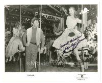 1r0713 SHIRLEY JONES signed TV 8x10 still R70s looking at Gordon MacRae from Carousel horse!