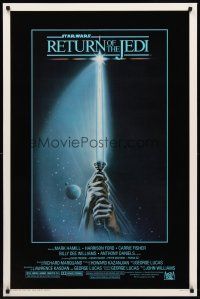 1t607 RETURN OF THE JEDI 1sh '83 George Lucas classic, great artwork of hands holding lightsaber!